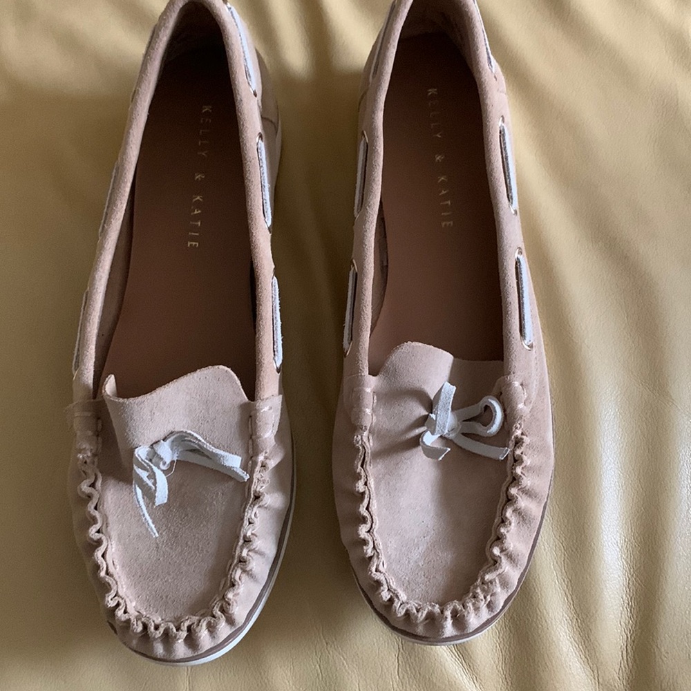 3/$20- Kelly & Katie Tiewiel Suede Loafers